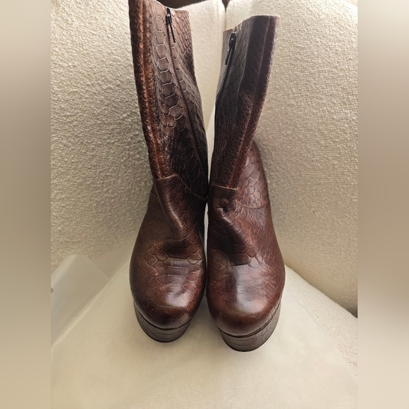 Jessica Simpson, Fram Brown King Stamped Snake Platform Boots, Size 7.5 - Picture 10 of 15